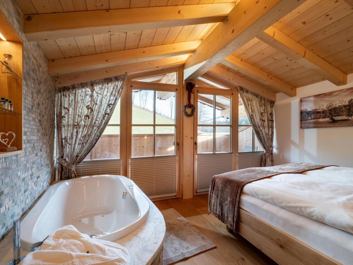 Luxusappartement Alpenliebe Oberndorf in Tirol Bagian luar foto